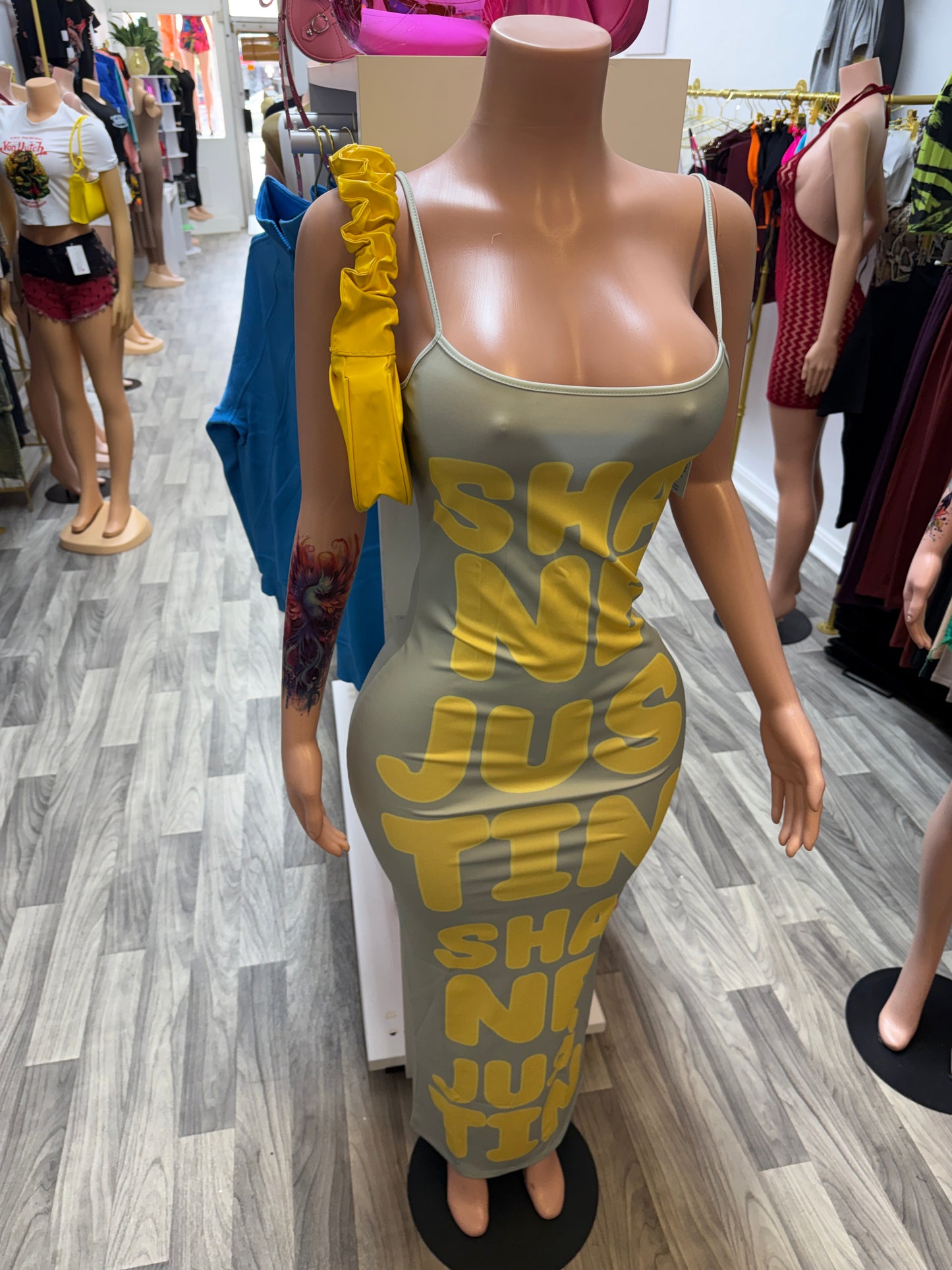 Graphic Maxi Dress 💛✨