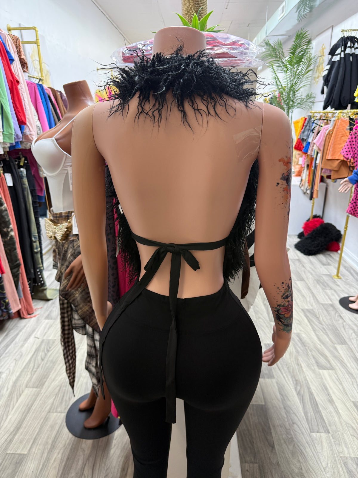After Dark Faux Fur Halter Top – Black