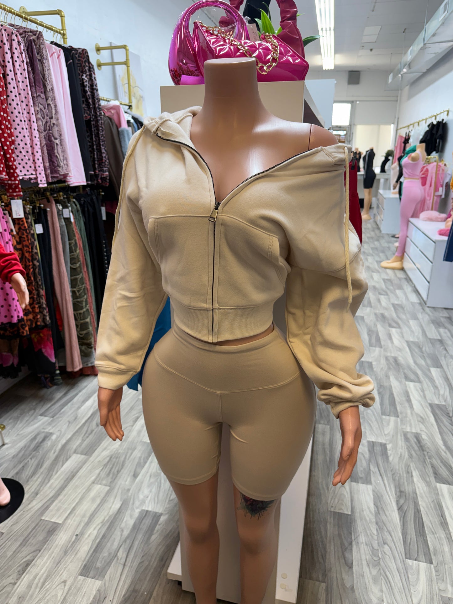 🤍 Soft Life Luxe Biker Short Lounge Set