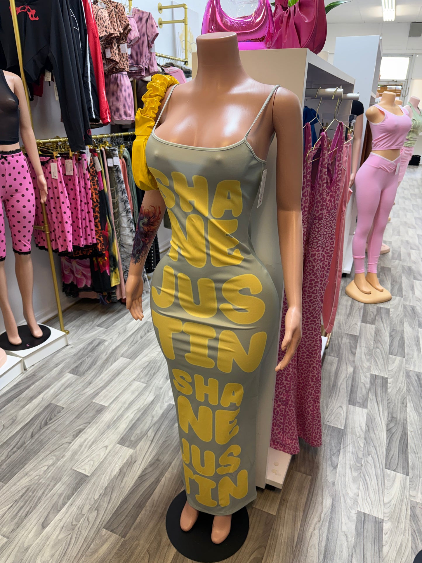 Graphic Maxi Dress 💛✨
