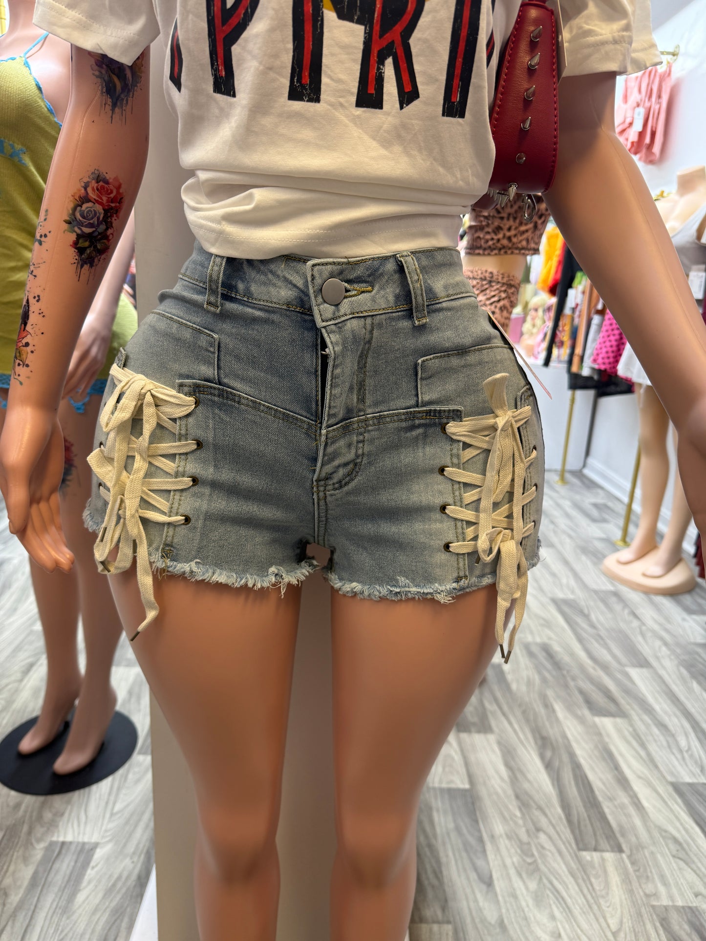 Lace-Up Side Pocket Denim Shorts – Light Wash