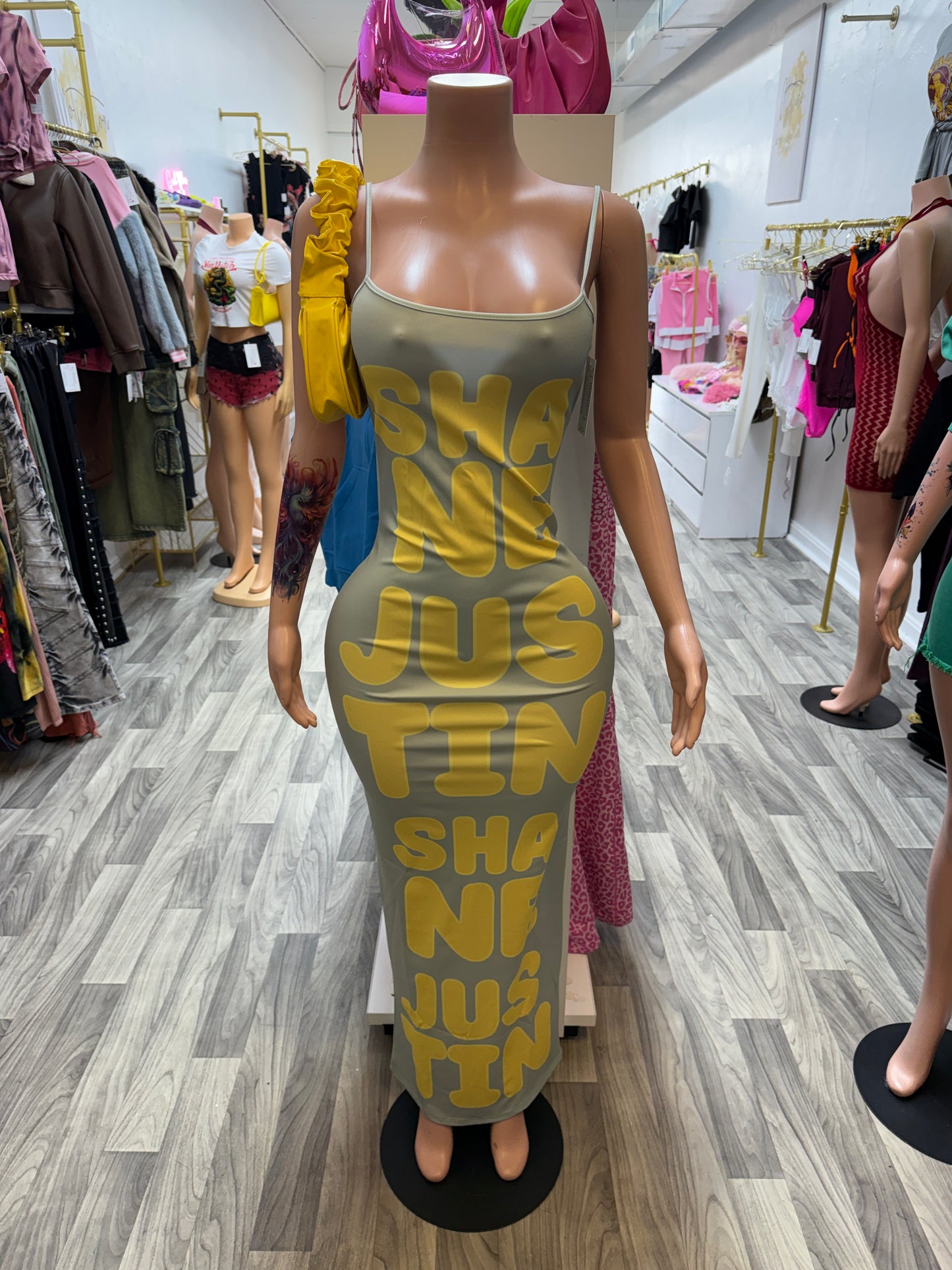 Graphic Maxi Dress 💛✨