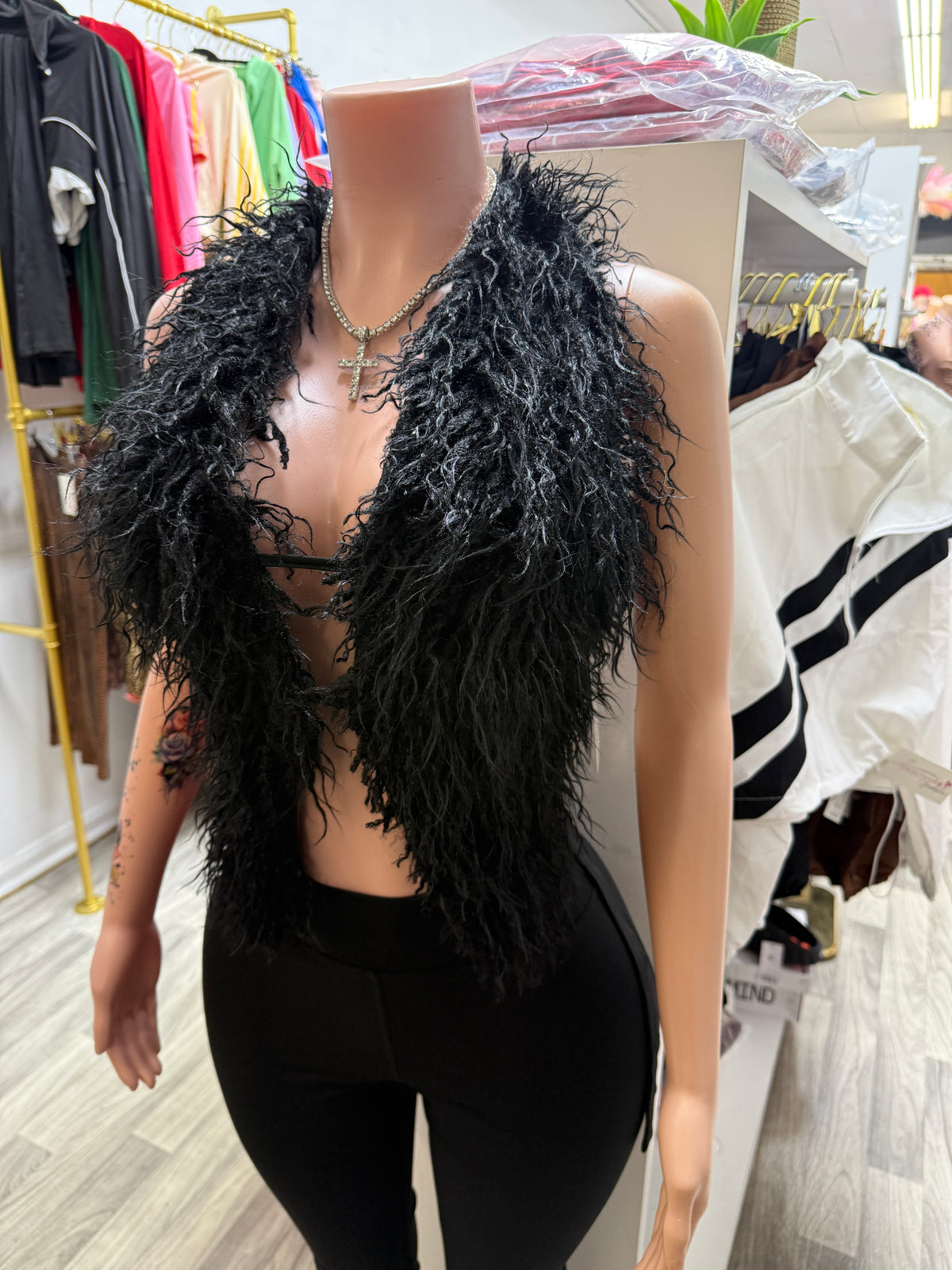 After Dark Faux Fur Halter Top – Black